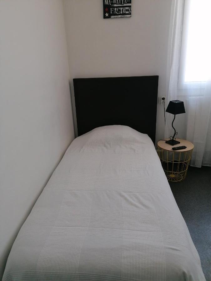 De La Petite Hutte Hotel Codolet